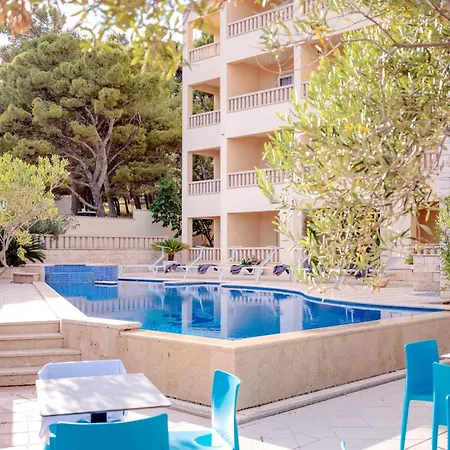 Aparthotel Sol Bol